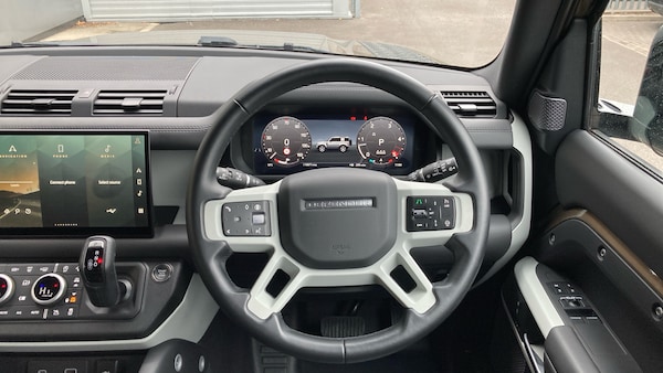 Used Land Rover Defender 2024 for sale - 76255267: Photo 15