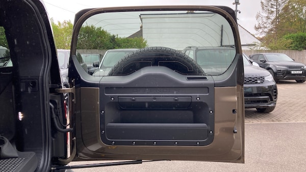Used Land Rover Defender 2024 for sale - 76255267: Photo 22