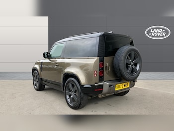 Used Land Rover Defender 2024 for sale - 76255267: Photo 2