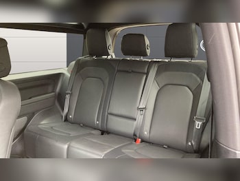 Used Land Rover Defender 2024 for sale - 76255267: Photo 4
