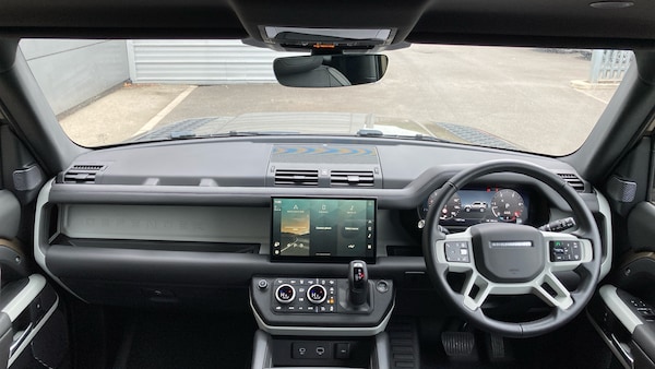 Used Land Rover Defender 2024 for sale - 76255267: Photo 9