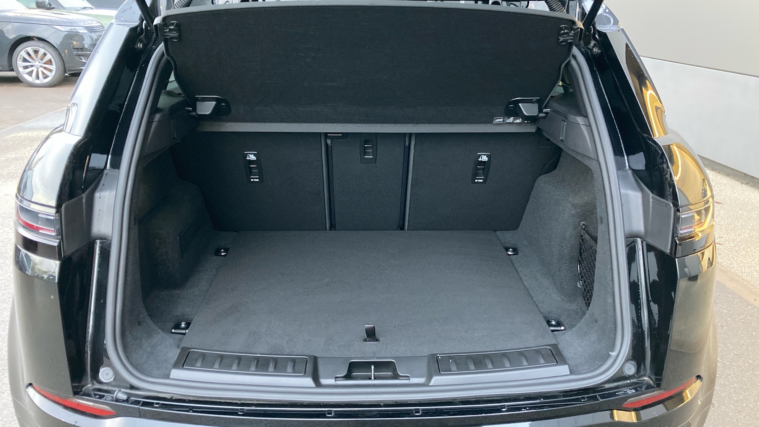 Used Land Rover Range Rover Evoque 2025 for sale - 77147873: Photo 10