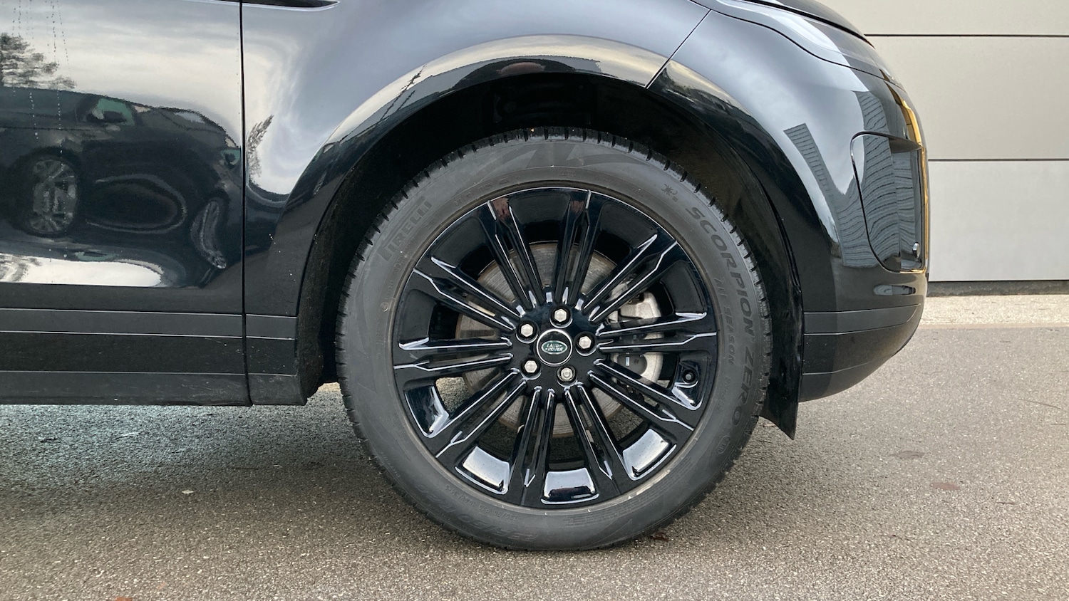 Used Land Rover Range Rover Evoque 2025 for sale - 77147873: Photo 8