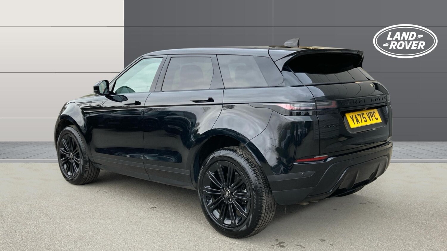 Used Land Rover Range Rover Evoque 2025 for sale - 77999263: Photo 2