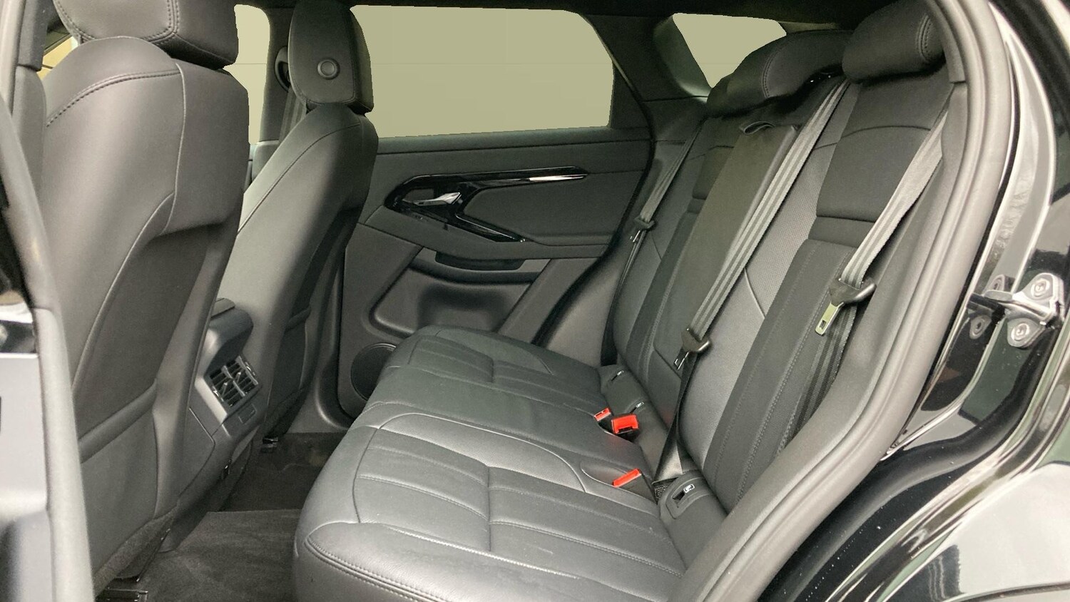 Used Land Rover Range Rover Evoque 2025 for sale - 77999263: Photo 4