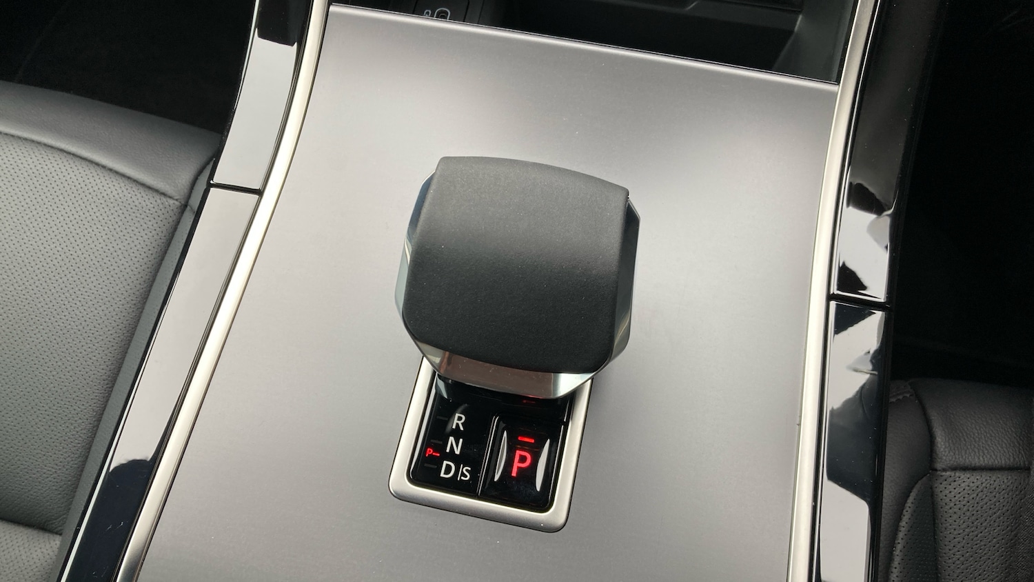 Used Land Rover Range Rover Evoque 2025 for sale - 76252289: Photo 13