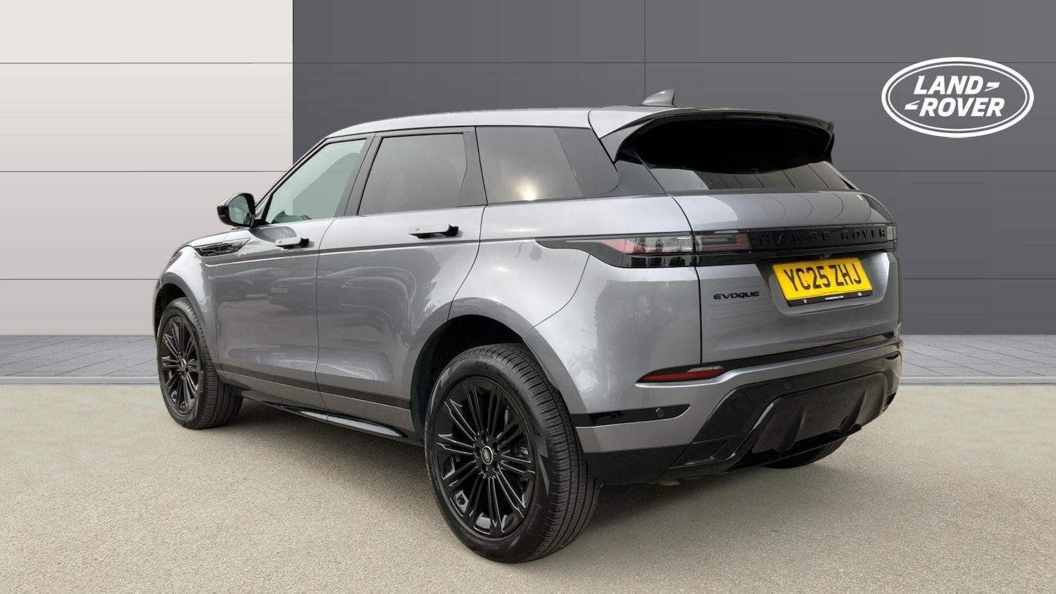 Used Land Rover Range Rover Evoque 2025 for sale - 76252289: Photo 2