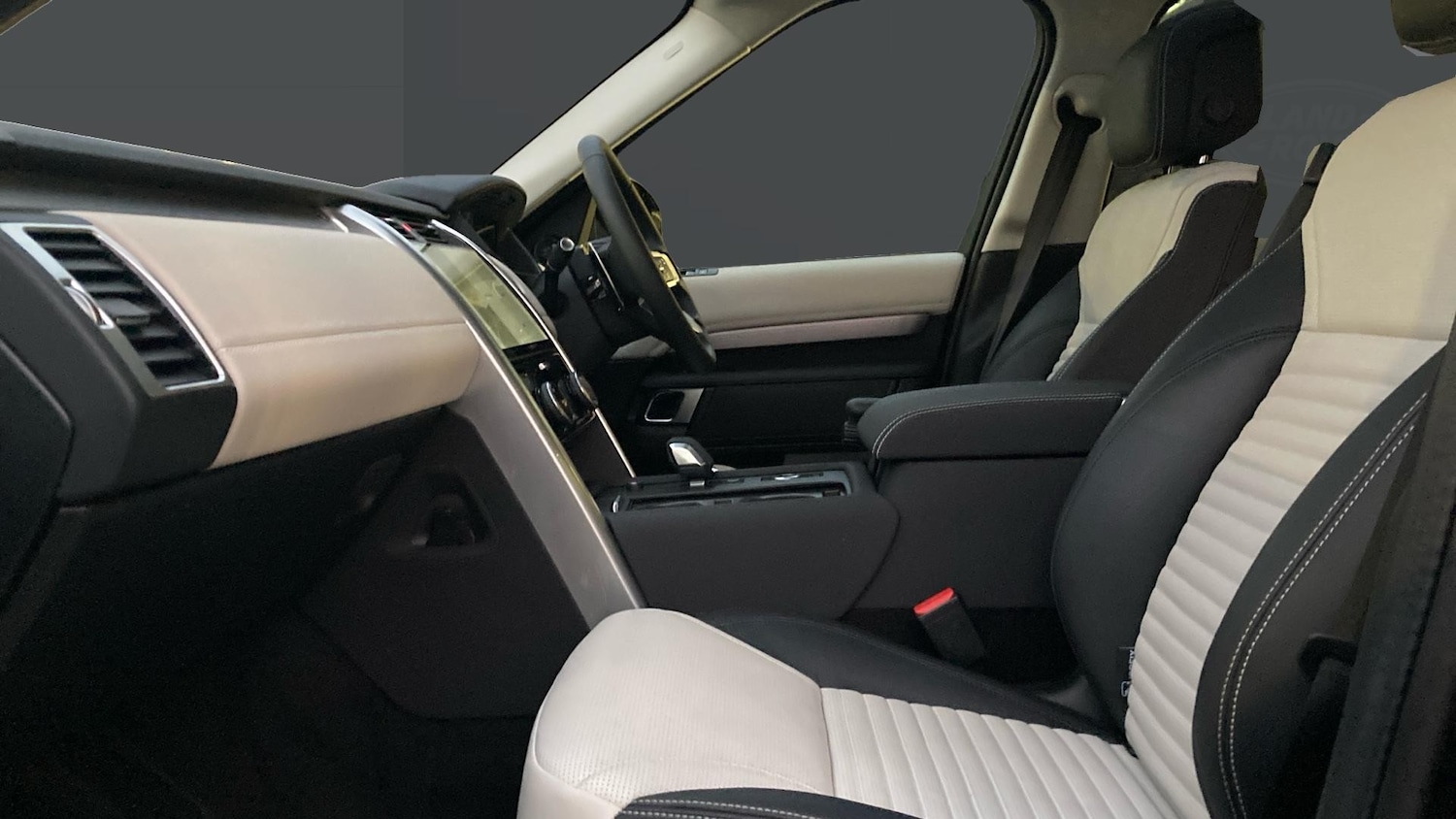 Used Land Rover Discovery 2025 for sale - 77363954: Photo 3