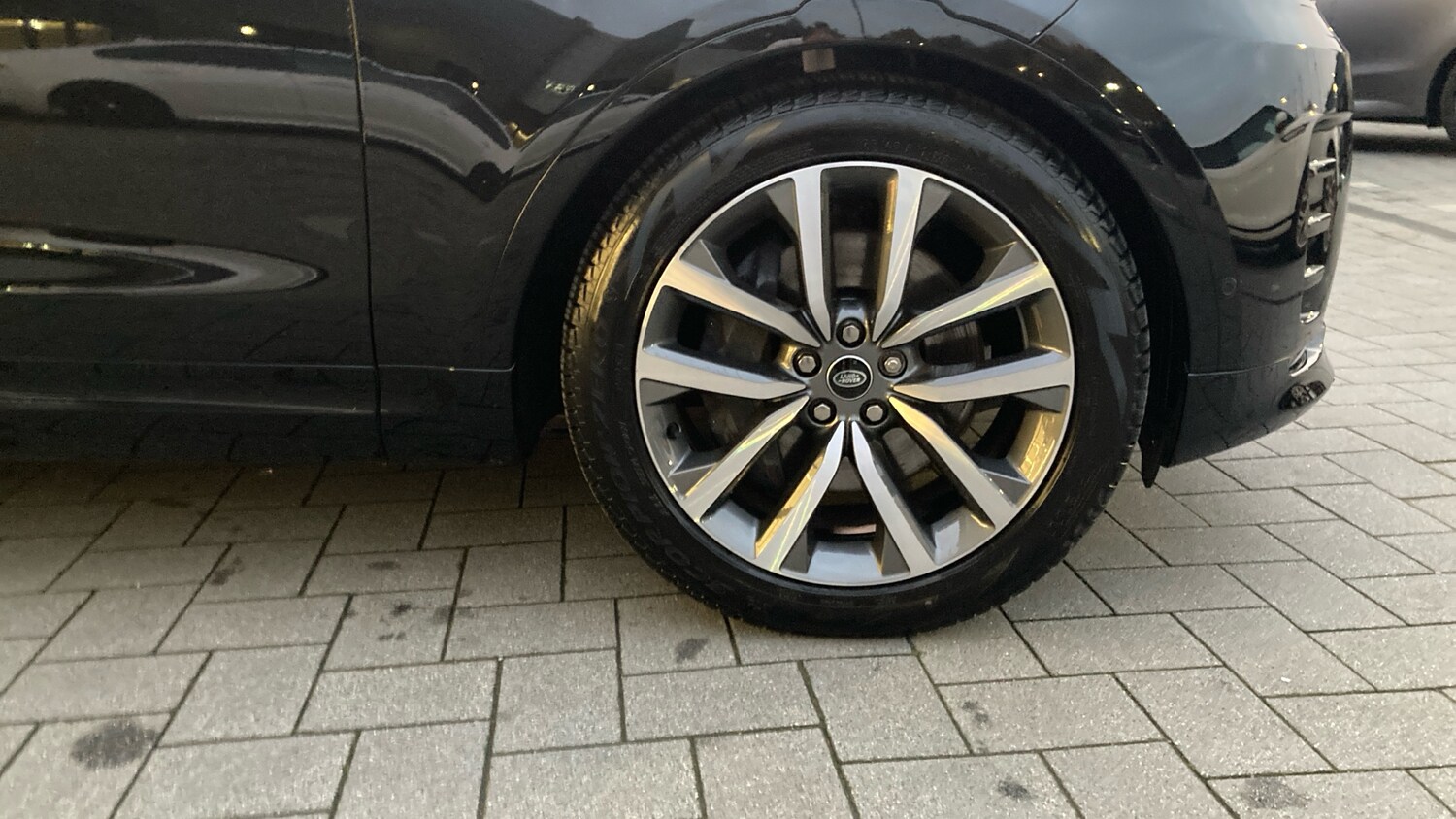 Used Land Rover Discovery 2025 for sale - 77363954: Photo 8