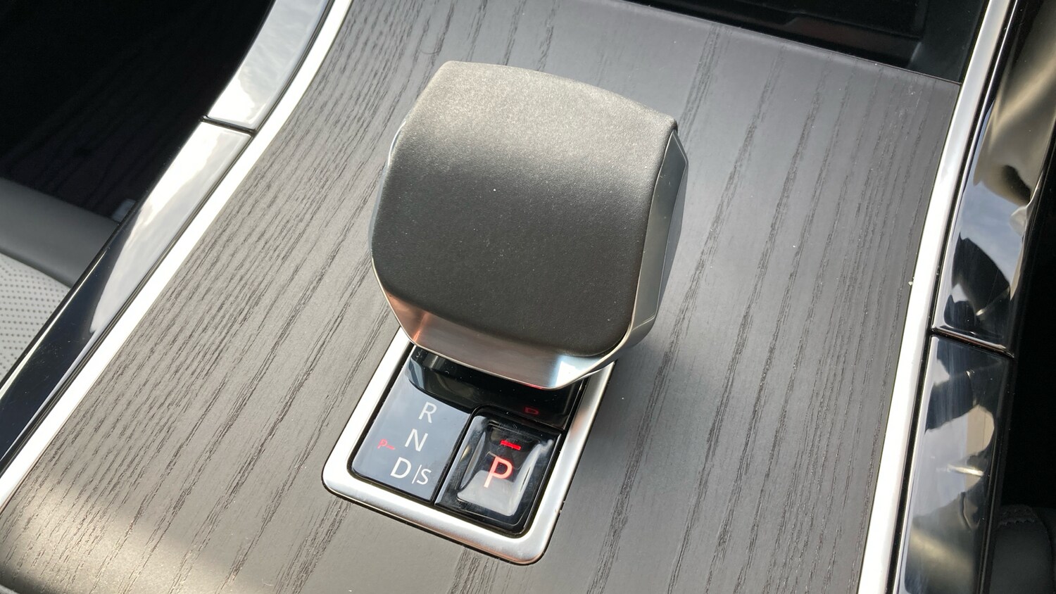 Used Land Rover Range Rover Evoque 2025 for sale - 78107213: Photo 13