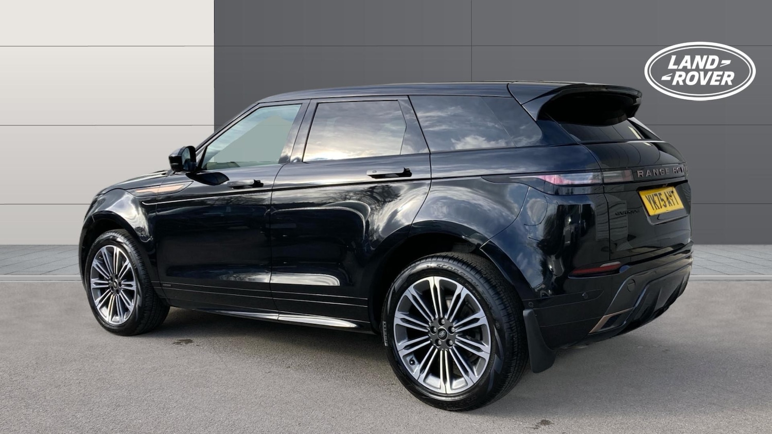 Used Land Rover Range Rover Evoque 2025 for sale - 78107213: Photo 2