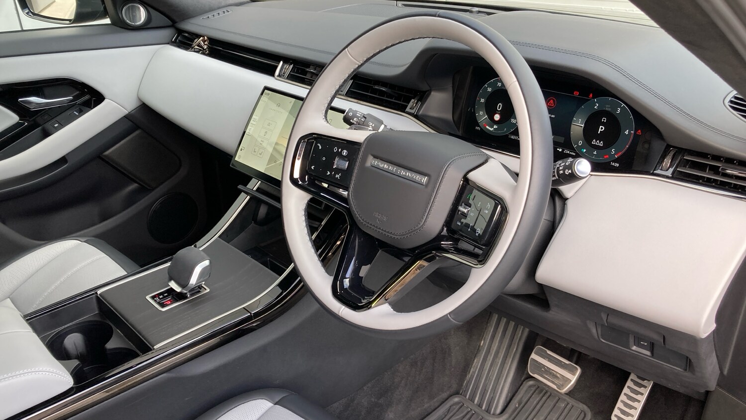 Used Land Rover Range Rover Evoque 2025 for sale - 78107213: Photo 25