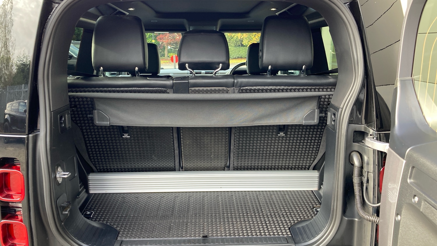 Used Land Rover Defender 2021 for sale - 76343884: Photo 10