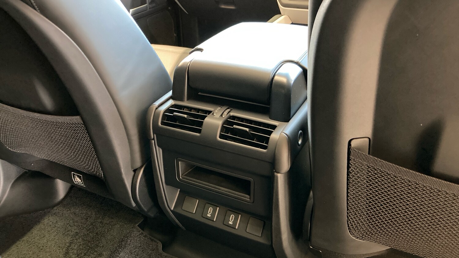 Used Land Rover Defender 2021 for sale - 76343884: Photo 18