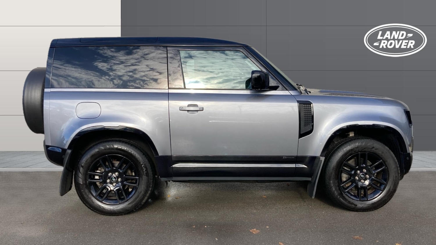 Used Land Rover Defender 2021 for sale - 76343884: Photo 5