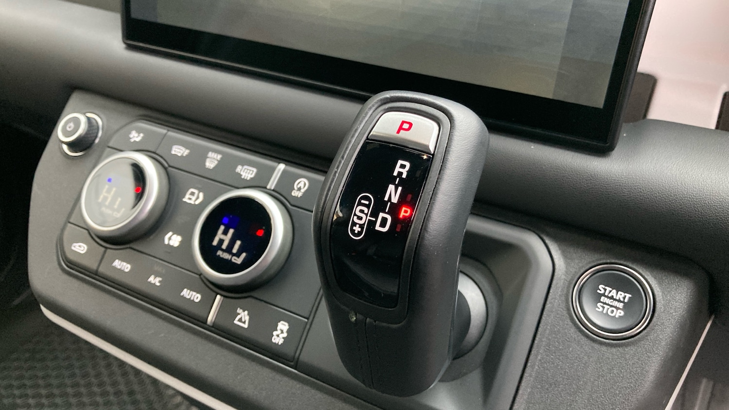 Used Land Rover Defender 2024 for sale - 76450244: Photo 13