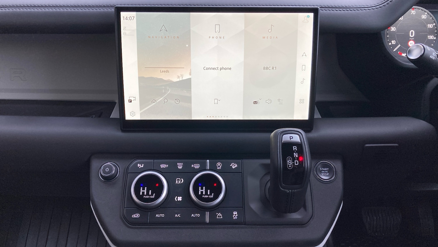 Used Land Rover Defender 2024 for sale - 76450244: Photo 14