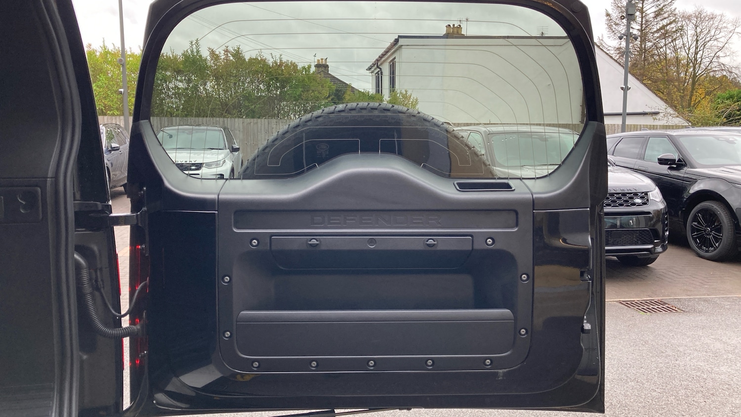 Used Land Rover Defender 2024 for sale - 76450244: Photo 22