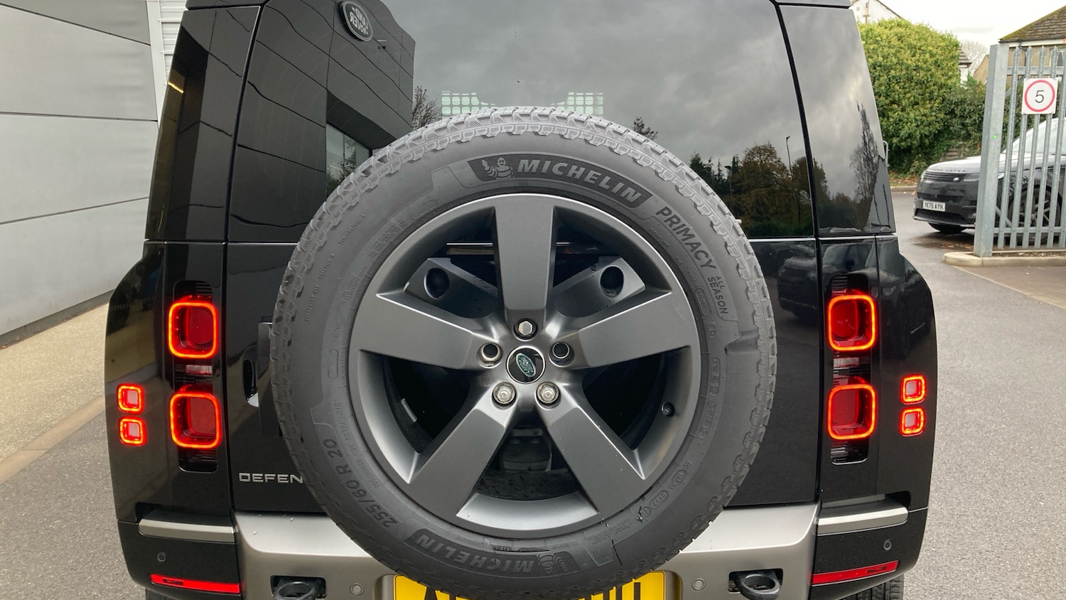 Used Land Rover Defender 2024 for sale - 76450244: Photo 23