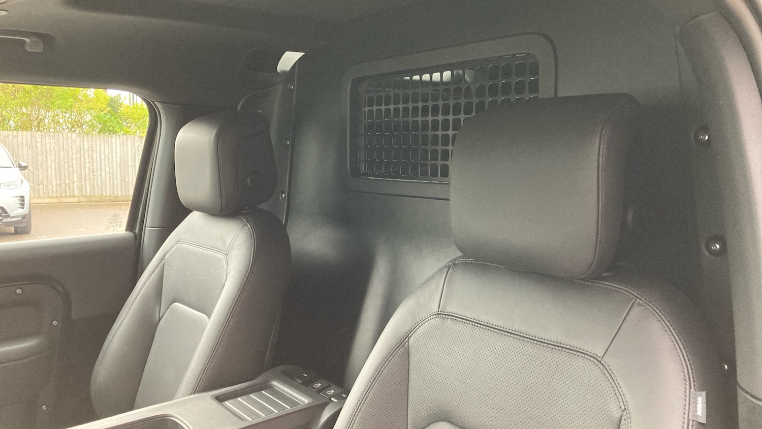 Used Land Rover Defender 2024 for sale - 76450244: Photo 31