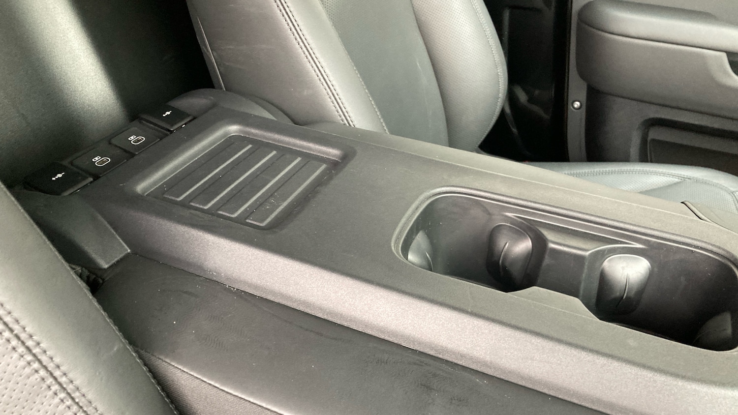 Used Land Rover Defender 2024 for sale - 76450244: Photo 44