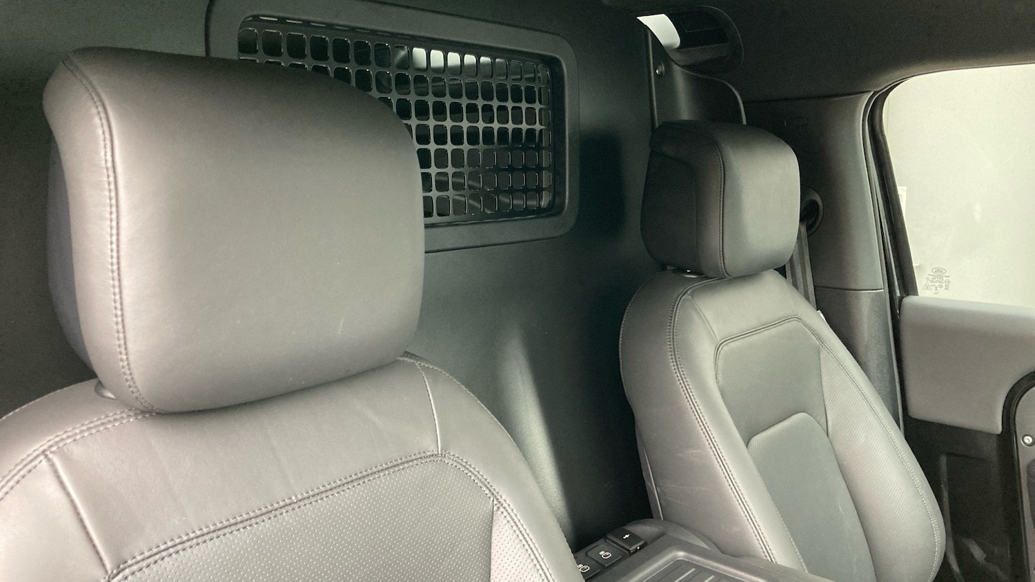 Used Land Rover Defender 2024 for sale - 76450244: Photo 45