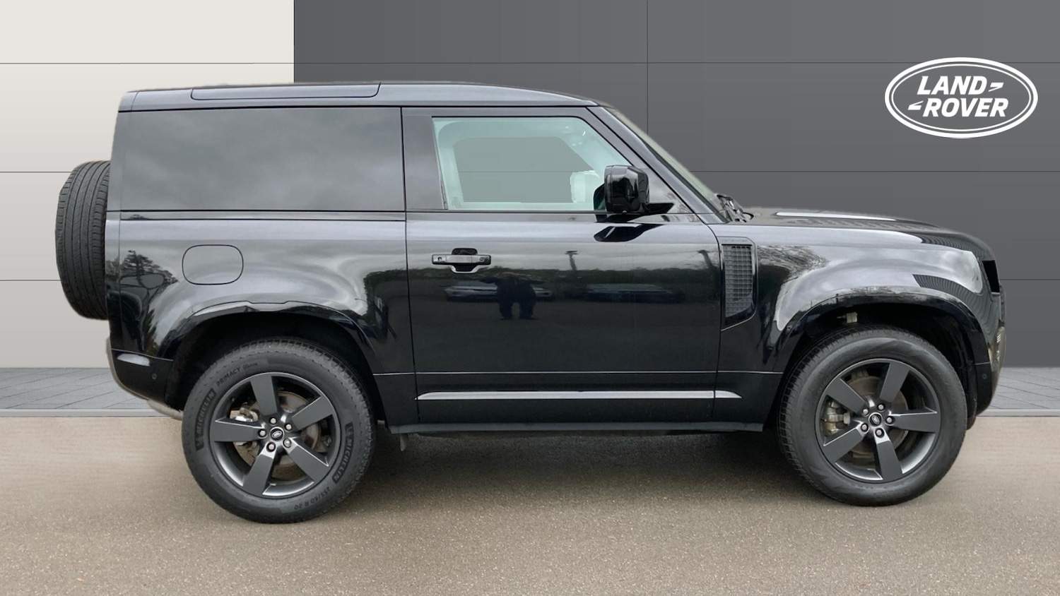 Used Land Rover Defender 2024 for sale - 76450244: Photo 5