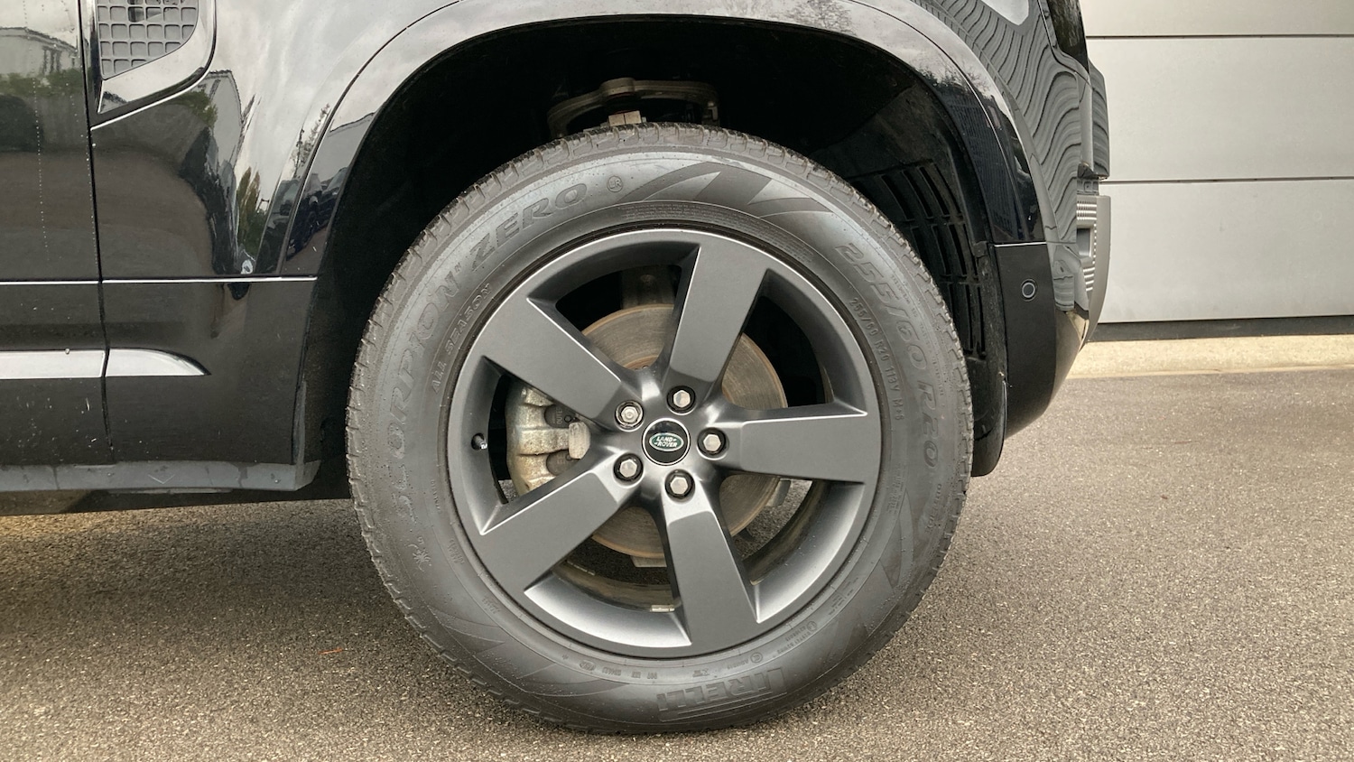 Used Land Rover Defender 2024 for sale - 76450244: Photo 8