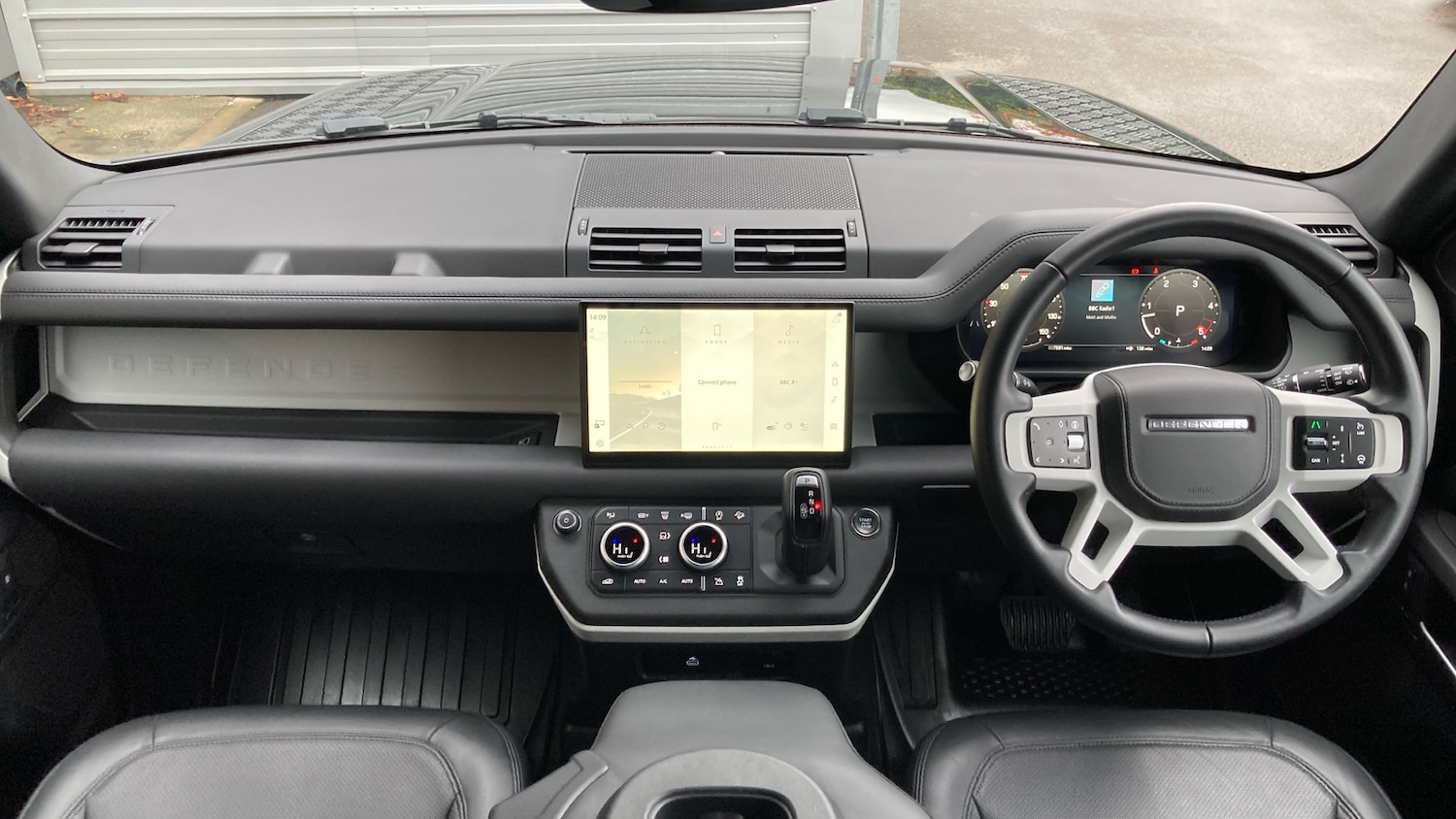 Used Land Rover Defender 2024 for sale - 76450244: Photo 9