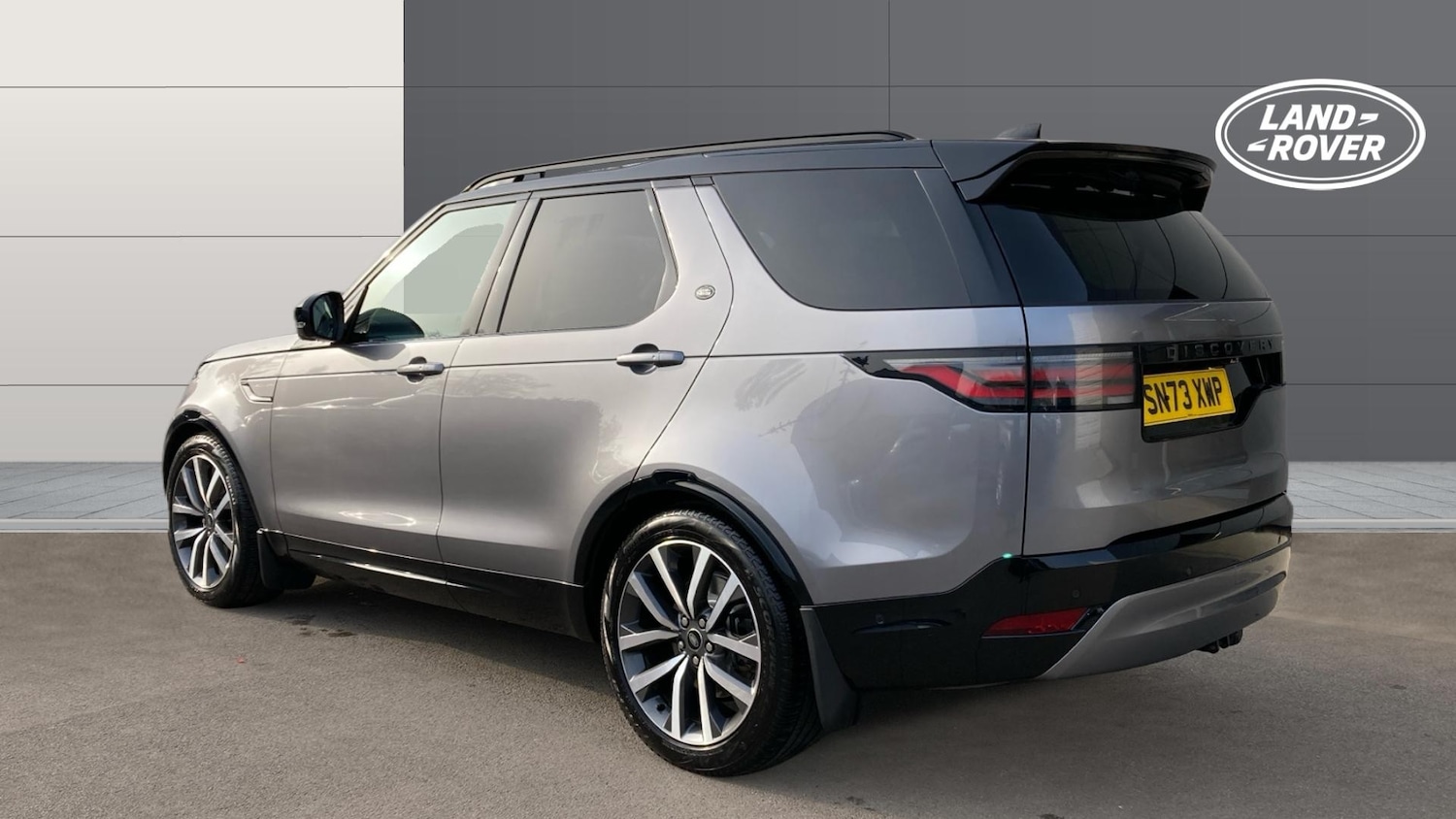 Used Land Rover Discovery 2023 for sale - 77775001: Photo 2