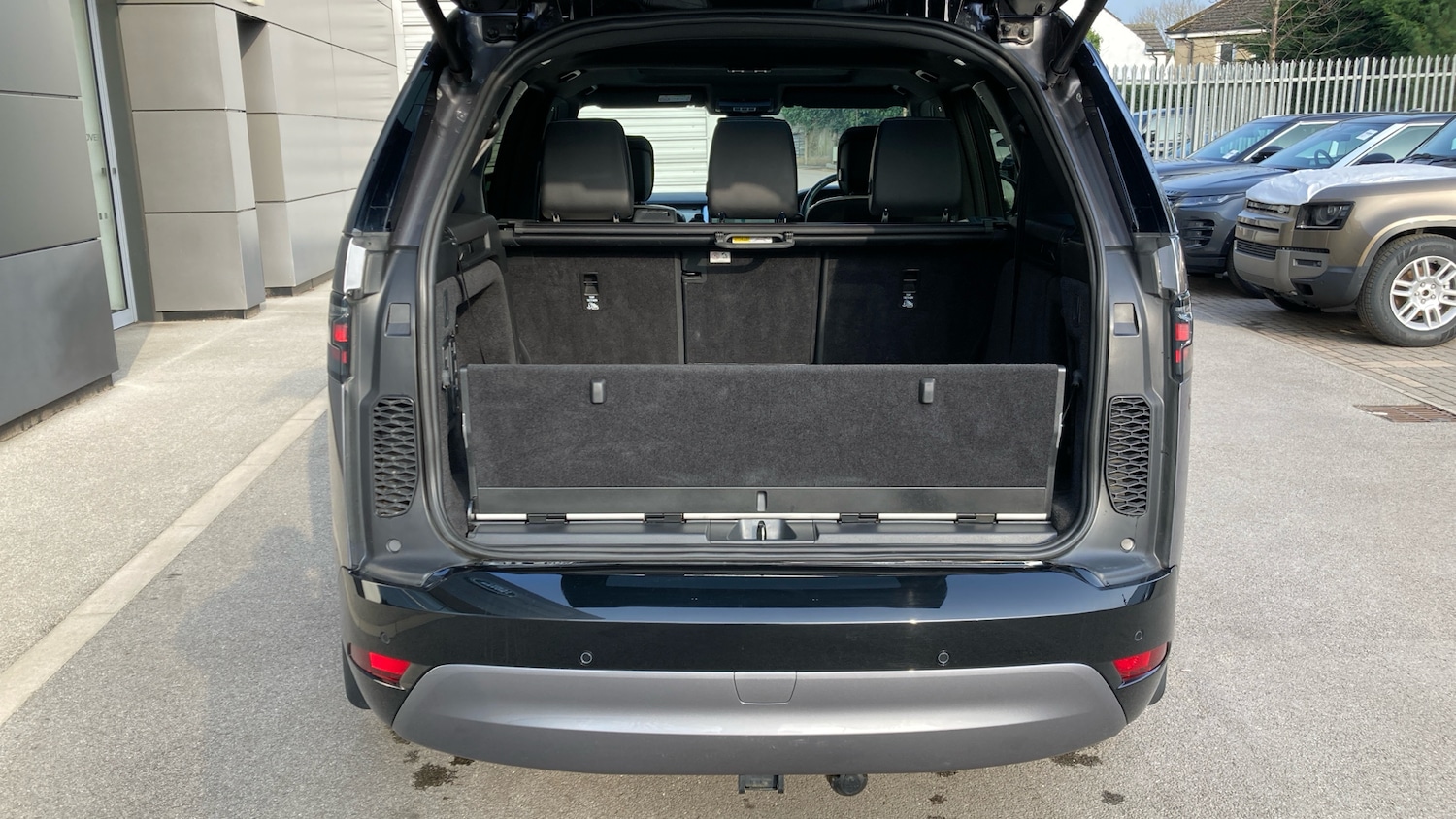 Used Land Rover Discovery 2023 for sale - 77775001: Photo 43