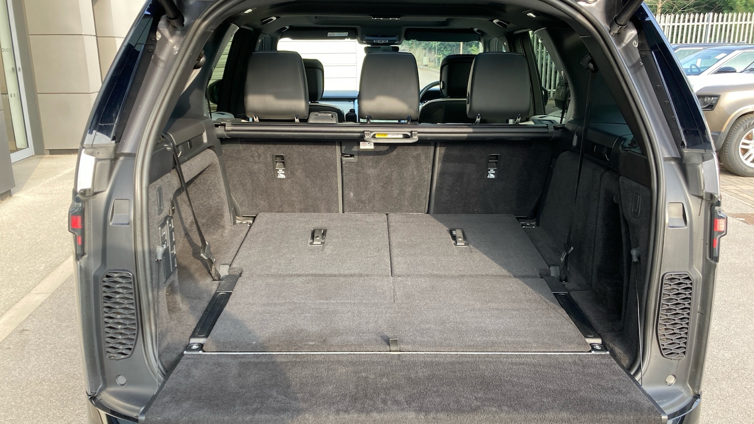 Used Land Rover Discovery 2023 for sale - 77775001: Photo 44