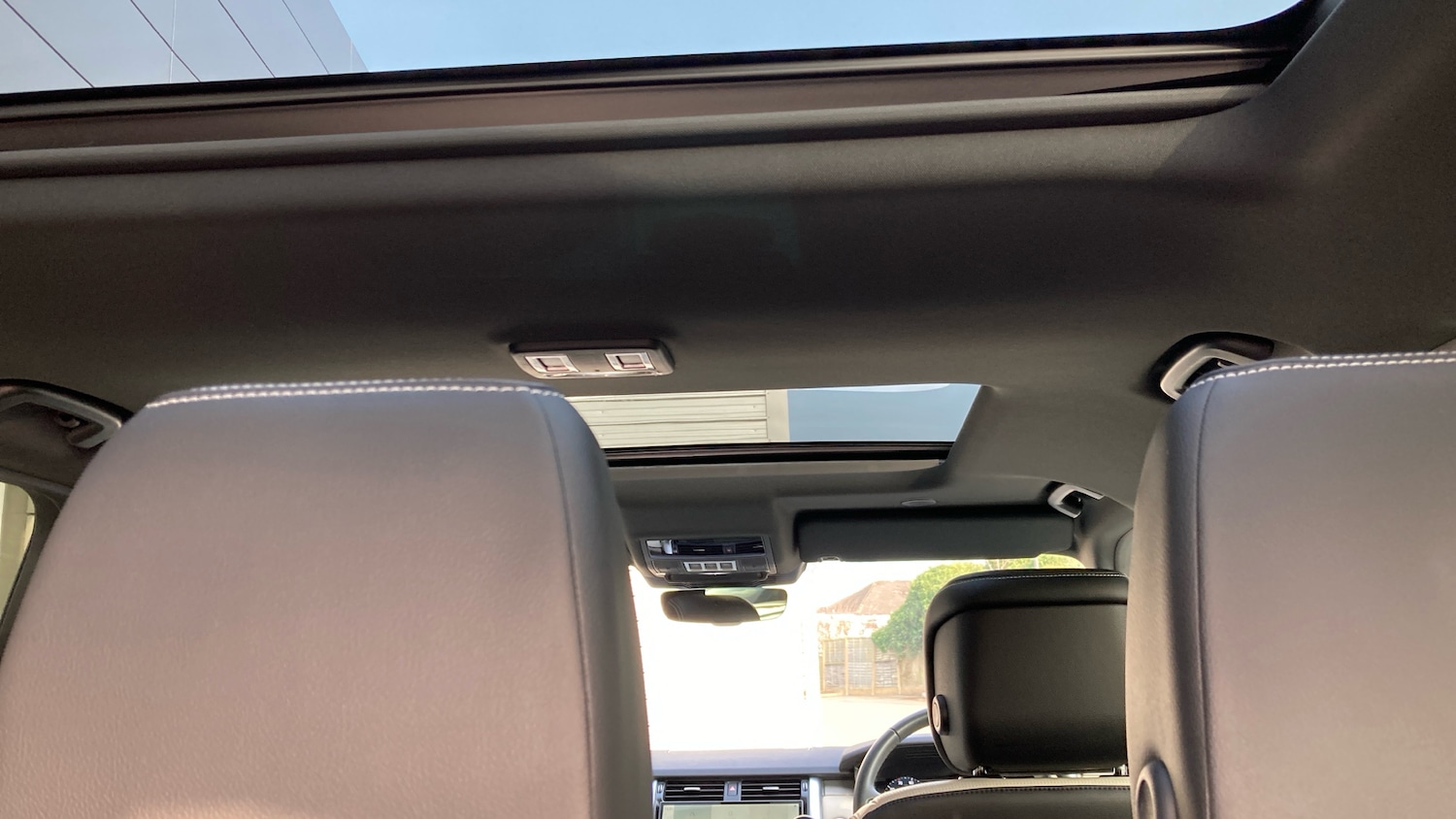 Used Land Rover Discovery 2023 for sale - 77775001: Photo 48