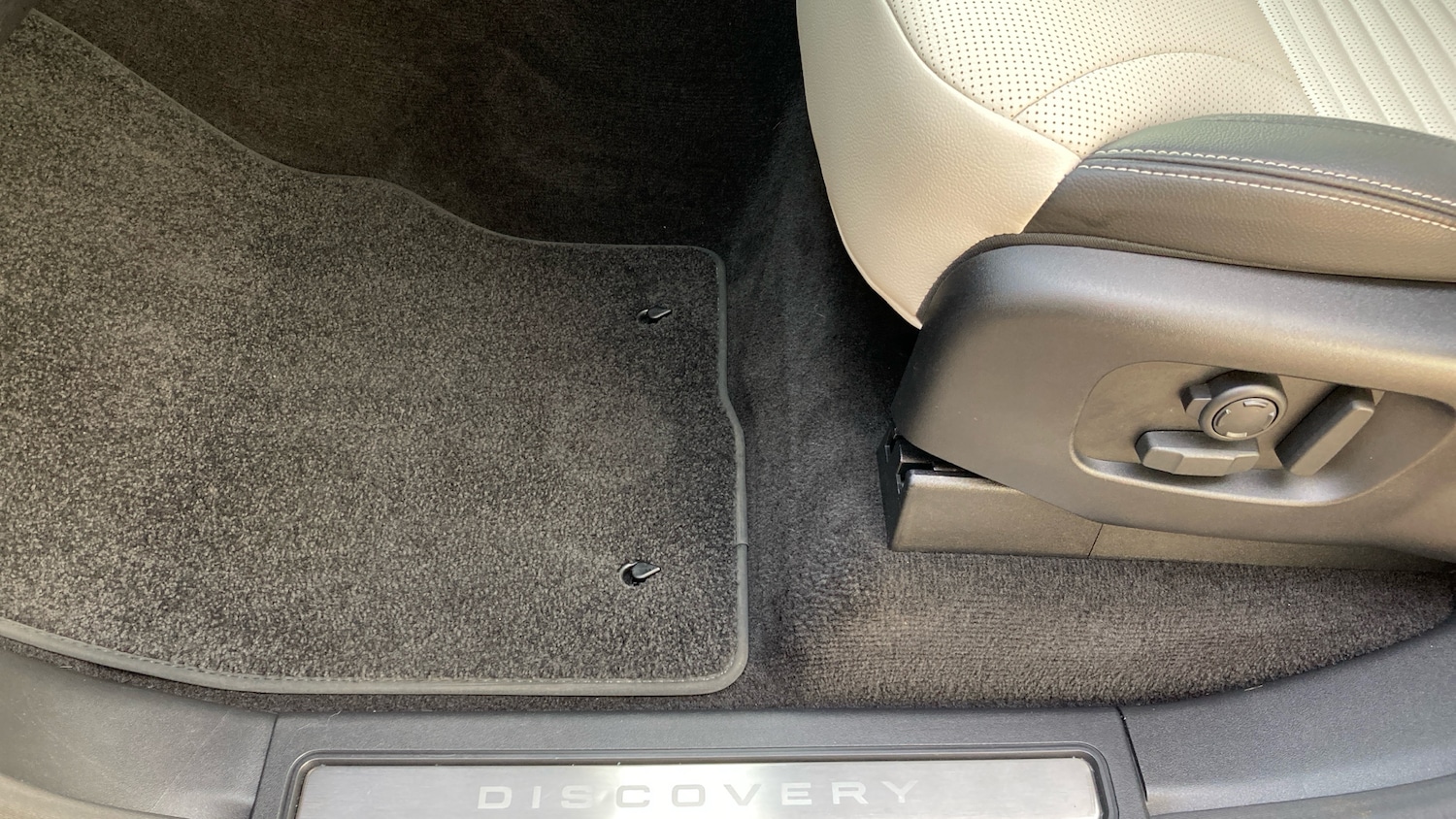 Used Land Rover Discovery 2023 for sale - 77775001: Photo 50