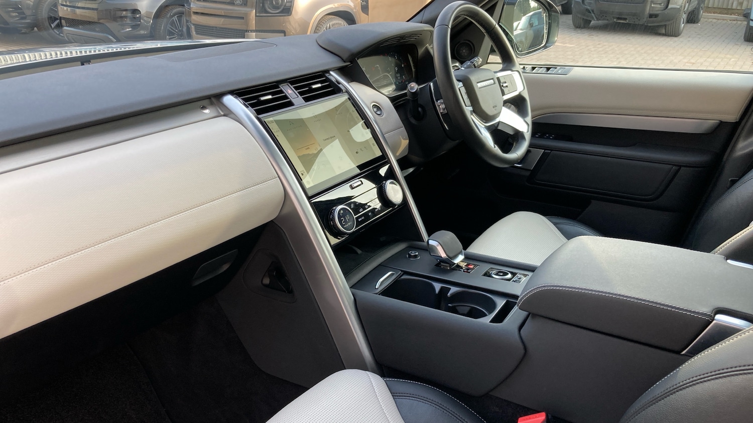 Used Land Rover Discovery 2023 for sale - 77775001: Photo 52