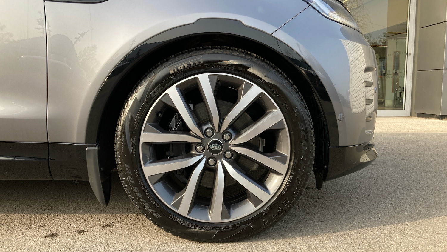 Used Land Rover Discovery 2023 for sale - 77775001: Photo 8