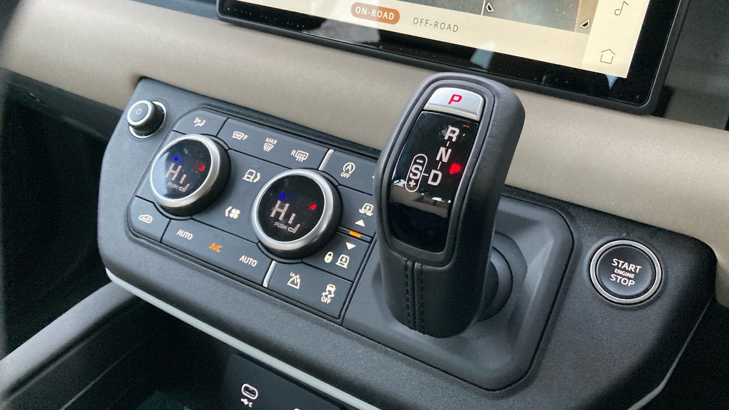 Used Land Rover Defender 2022 for sale - 77127302: Photo 13