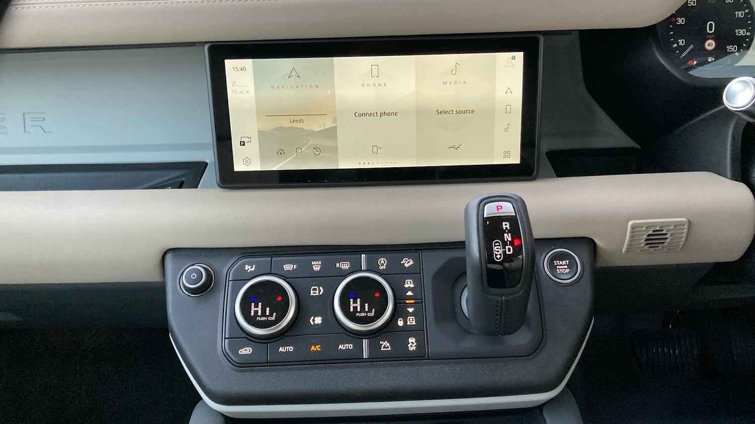 Used Land Rover Defender 2022 for sale - 77127302: Photo 14