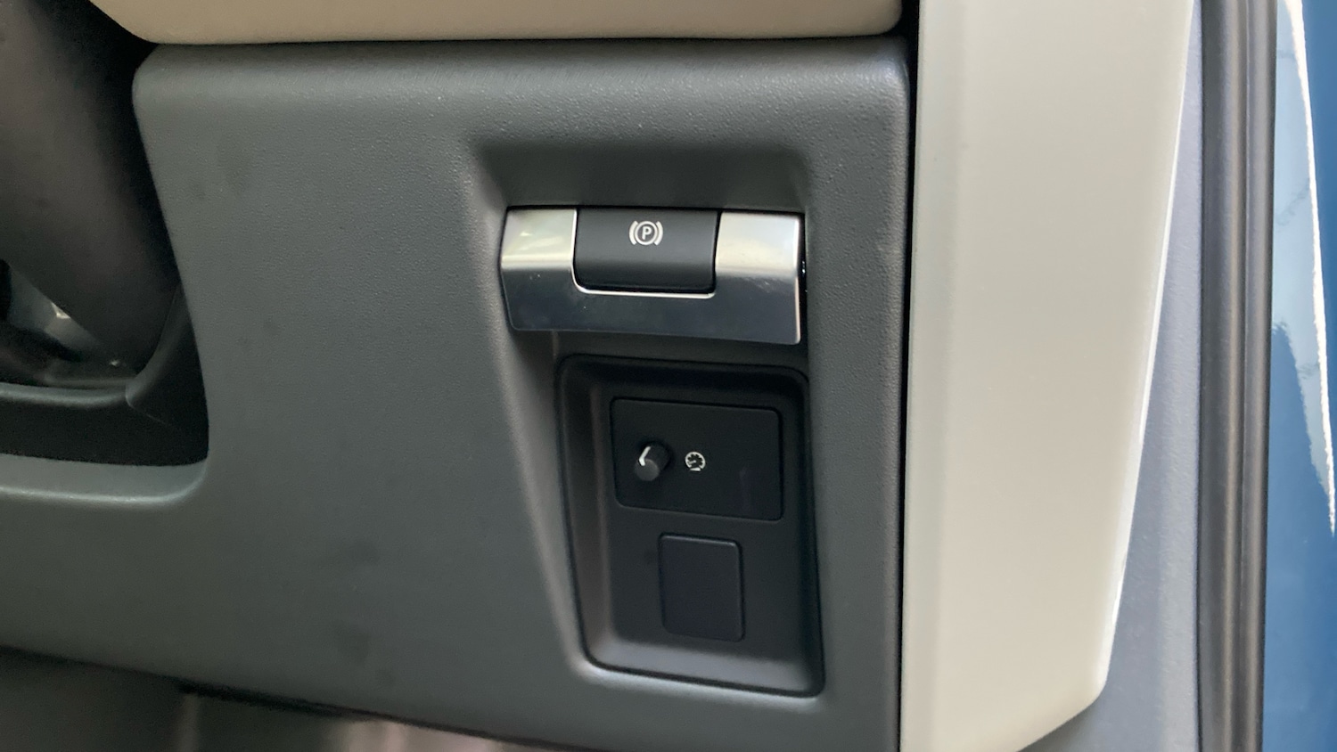 Used Land Rover Defender 2022 for sale - 77127302: Photo 32