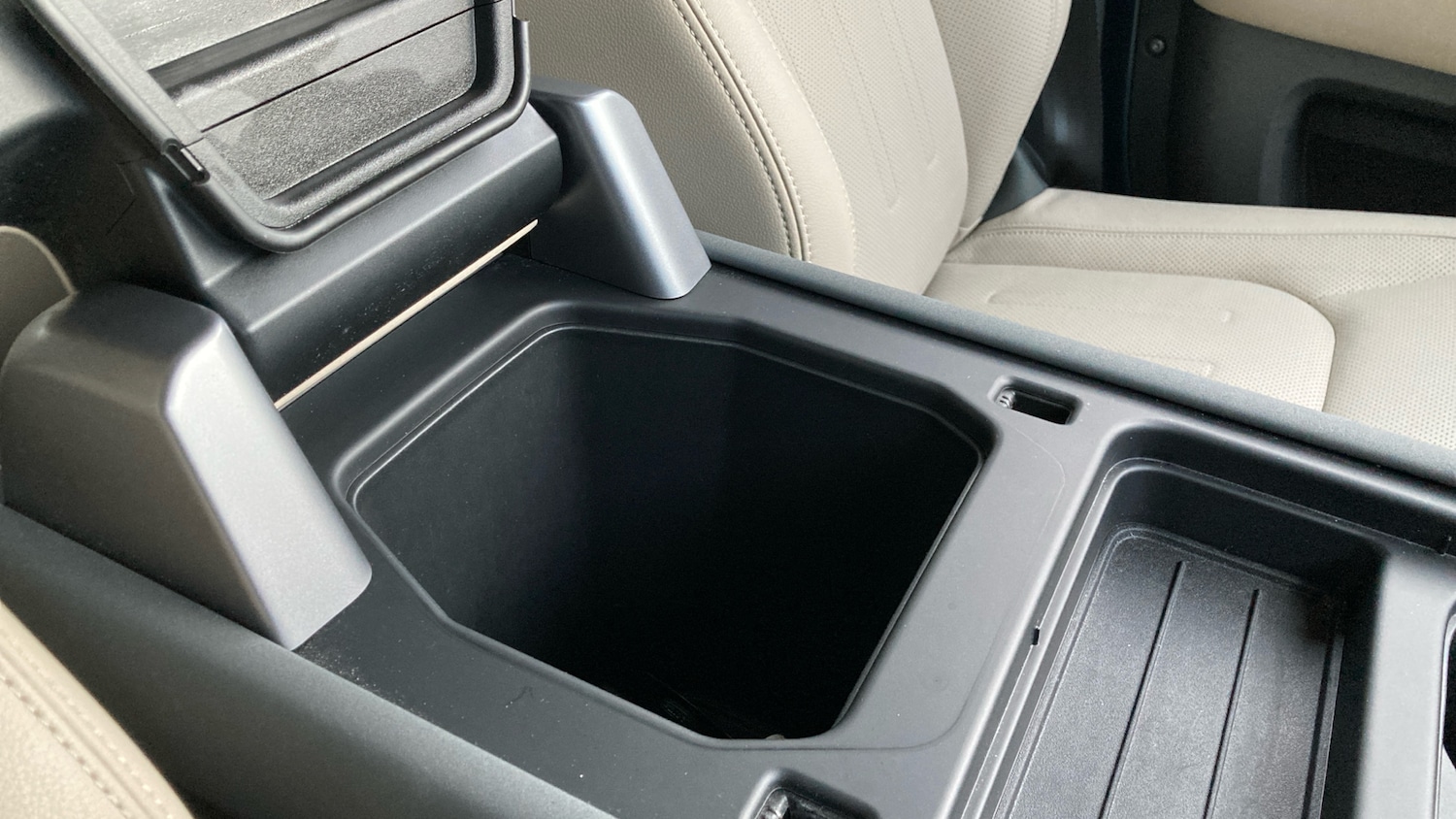 Used Land Rover Defender 2022 for sale - 77127302: Photo 38