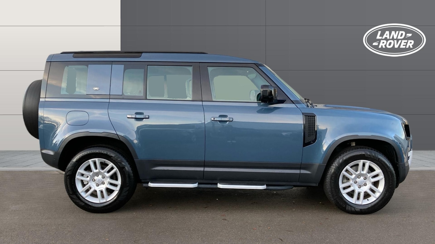 Used Land Rover Defender 2022 for sale - 77127302: Photo 5