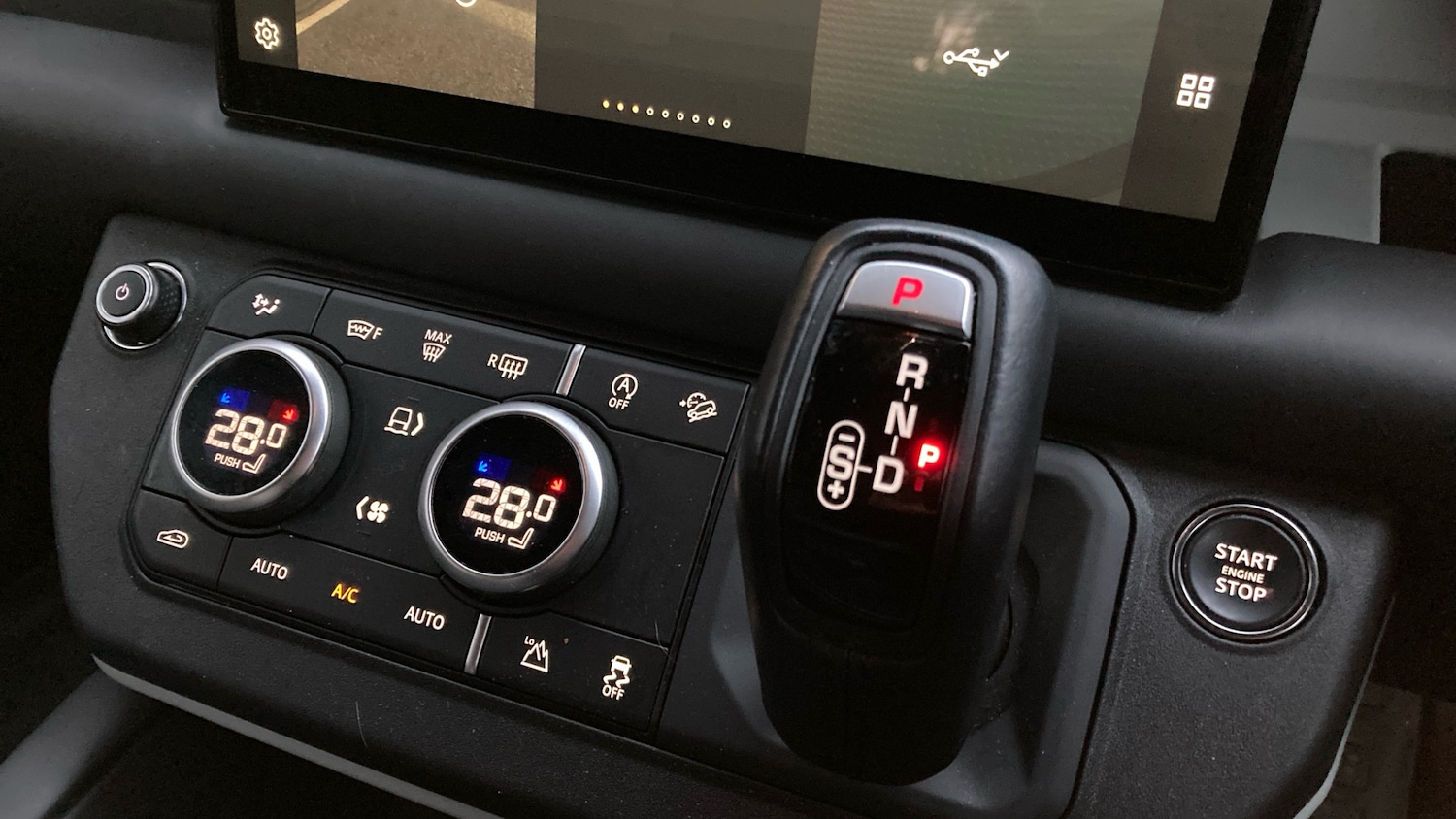 Used Land Rover Defender 2023 for sale - 76737936: Photo 13