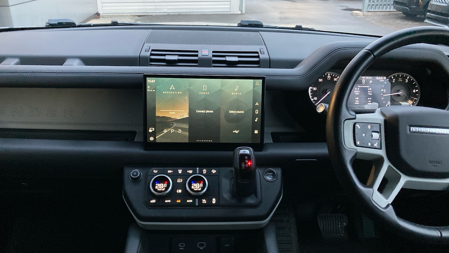 Used Land Rover Defender 2023 for sale - 76737936: Photo 14