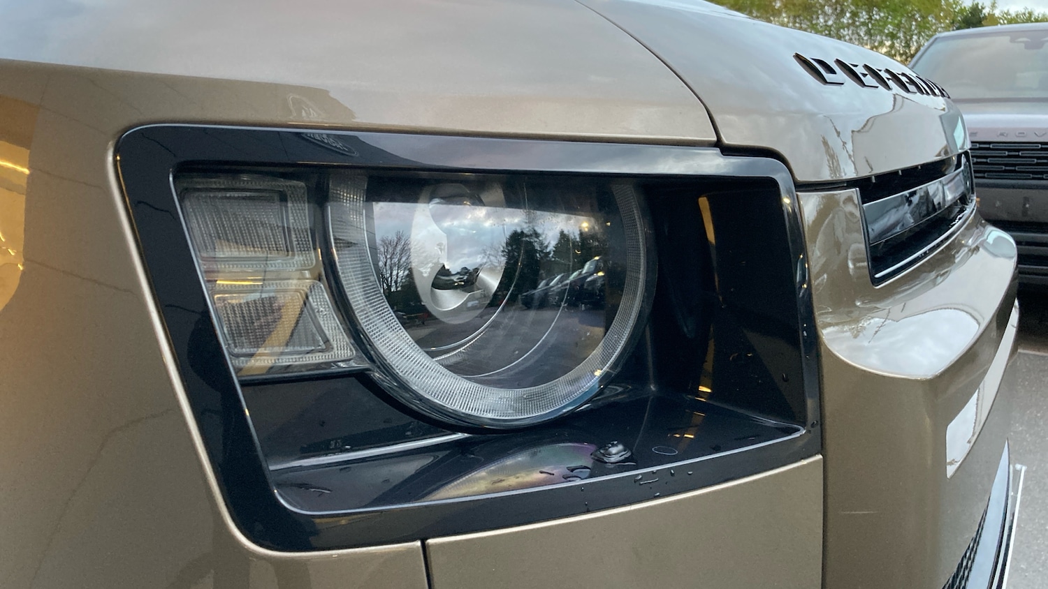 Used Land Rover Defender 2023 for sale - 76737936: Photo 17