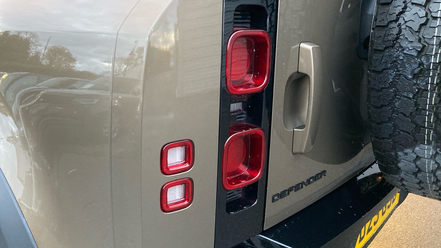 Used Land Rover Defender 2023 for sale - 76737936: Photo 19