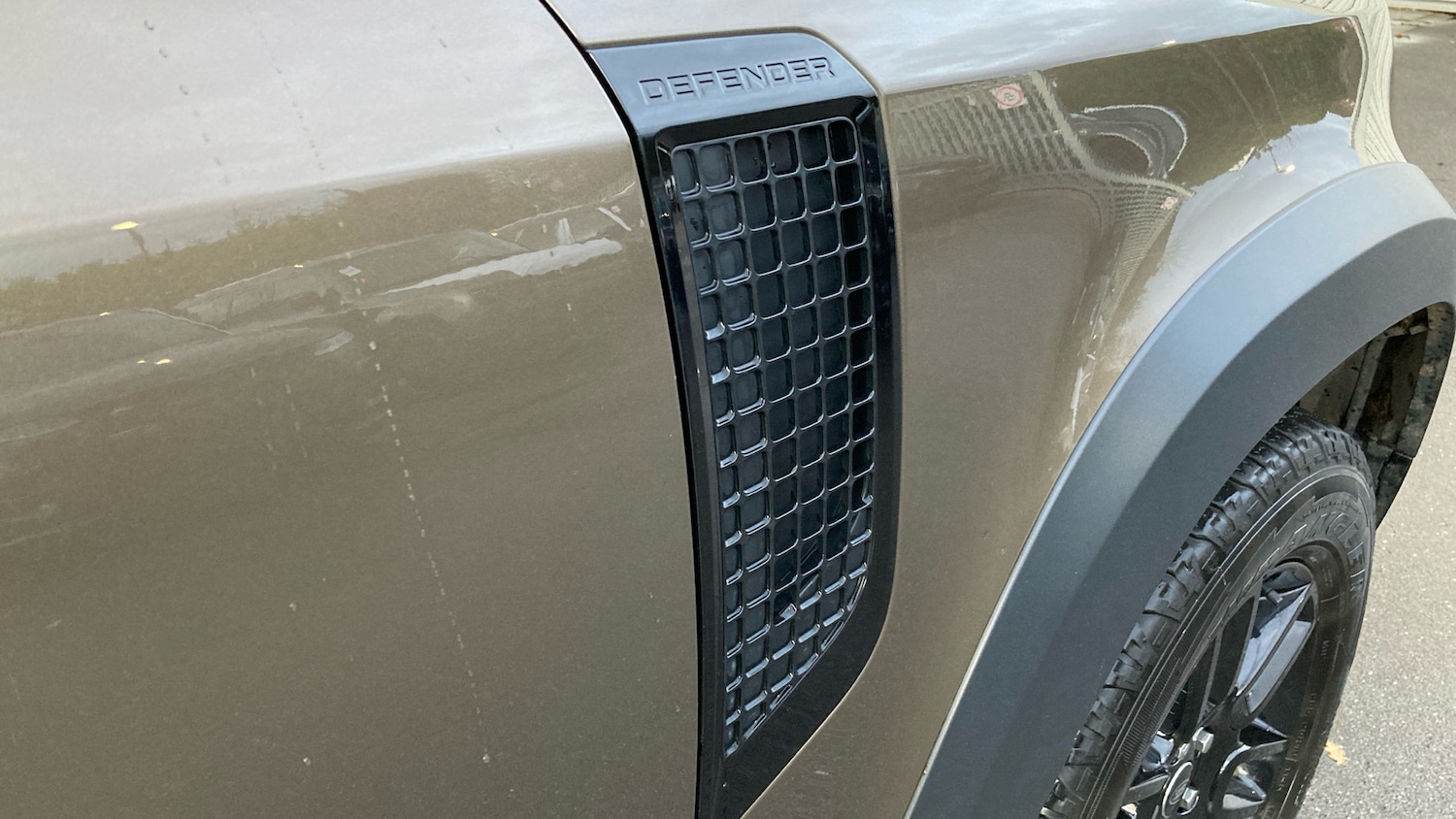 Used Land Rover Defender 2023 for sale - 76737936: Photo 20