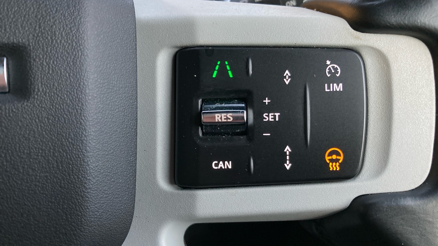 Used Land Rover Defender 2023 for sale - 76737936: Photo 26