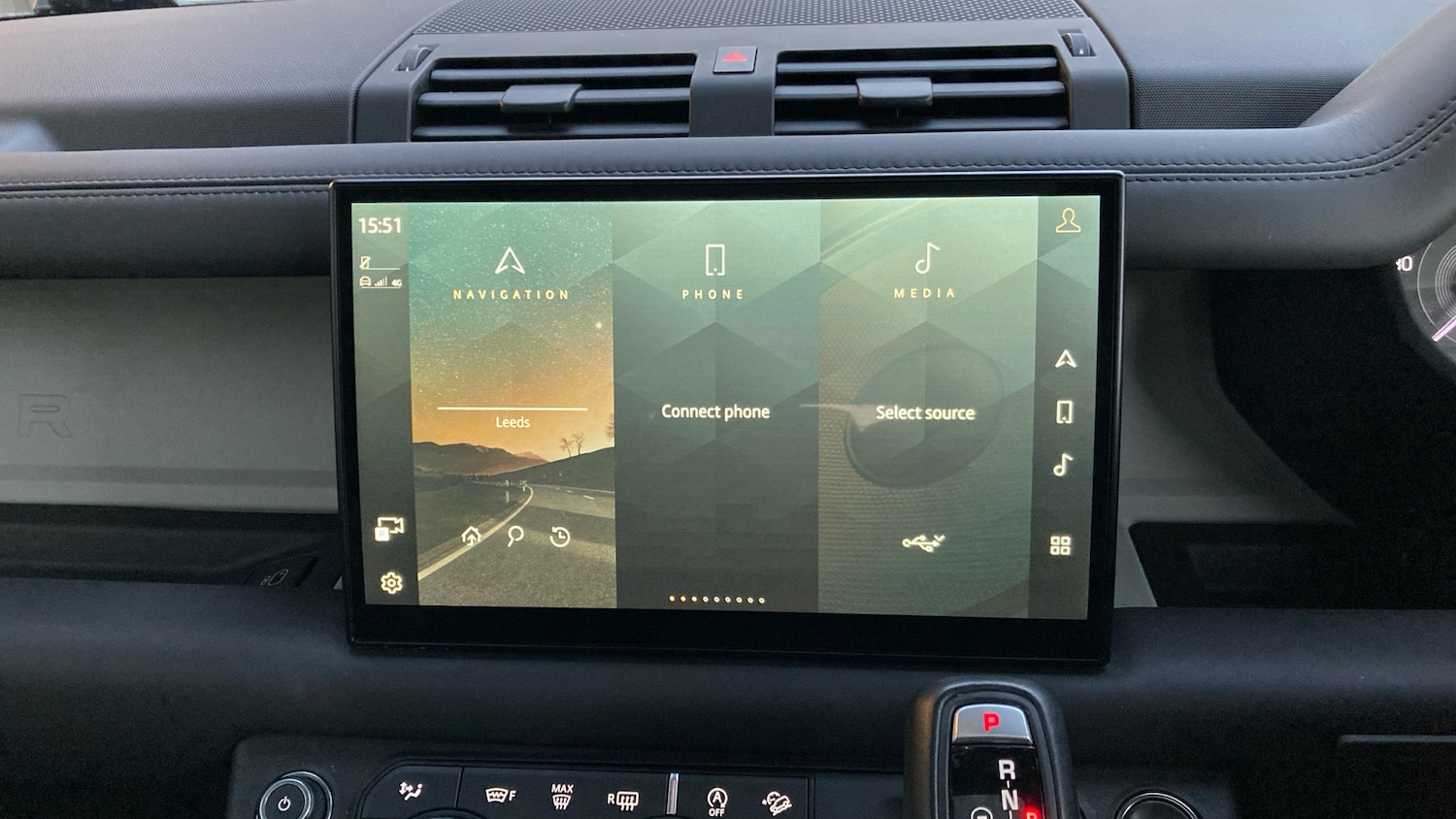 Used Land Rover Defender 2023 for sale - 76737936: Photo 27