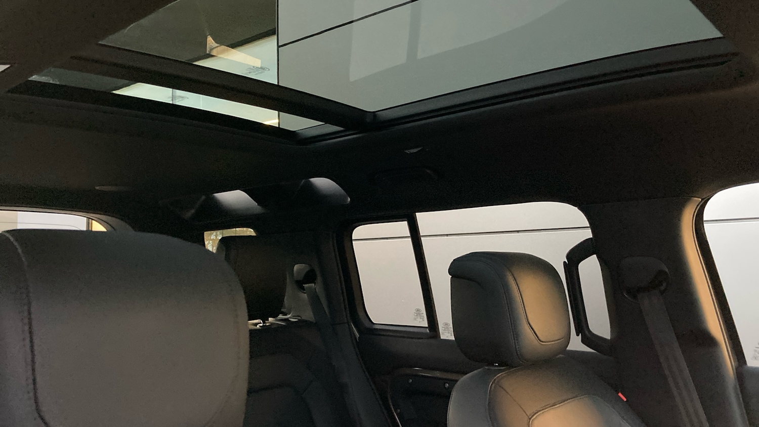 Used Land Rover Defender 2023 for sale - 76737936: Photo 33