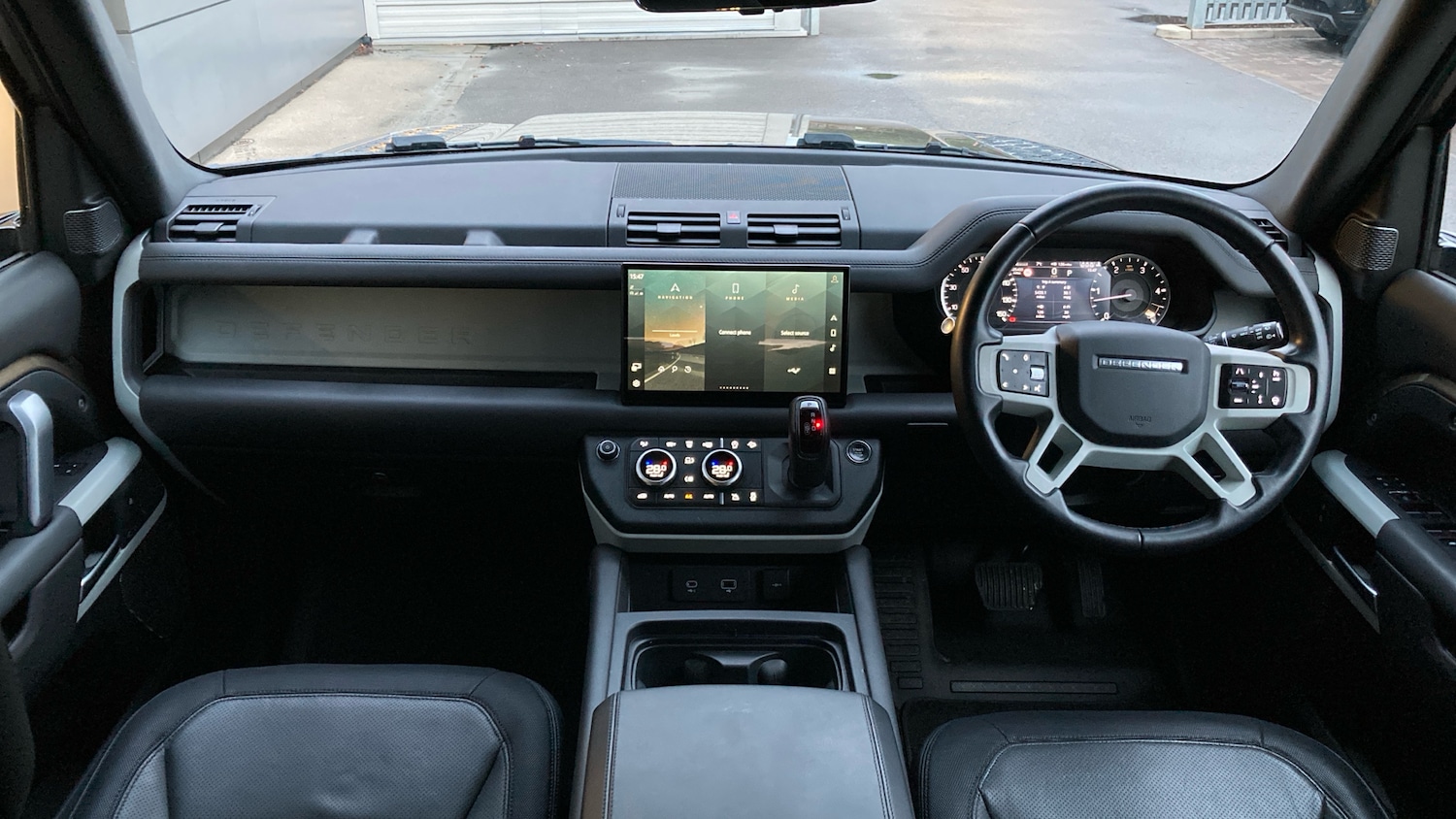 Used Land Rover Defender 2023 for sale - 76737936: Photo 9